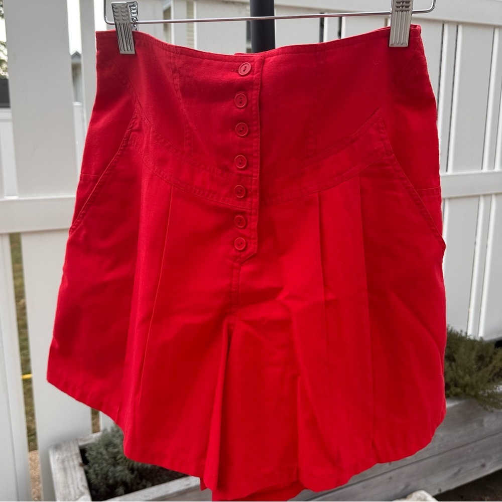 Red High Waisted Performance Brand Vintage Shorts Pleated Detail Button Front XS